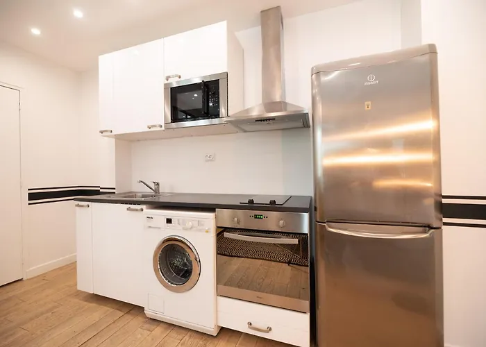 Daire Cia - Bastille Coziness